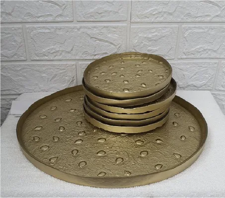 Ensemble D' Assiettes dorée