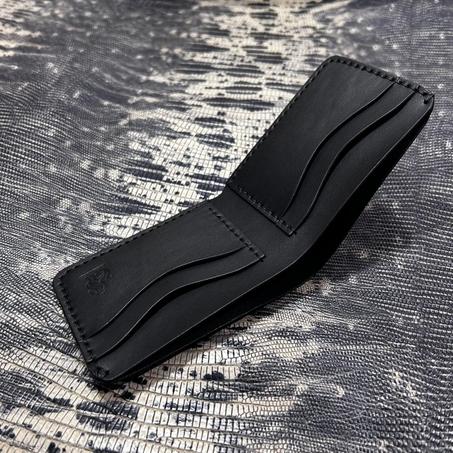 داركمون أسود