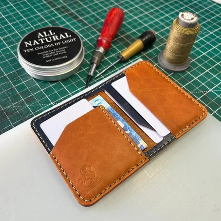 محفظة ذات تصميم عصري للأشخاص المميزي - نمصنوع يدويًا بدقة لضمان الجودة