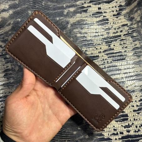 محفظة مصنوعة من جلد طبيعي 100٪ ومخيطة يدويا لحمل بطاقات واموال