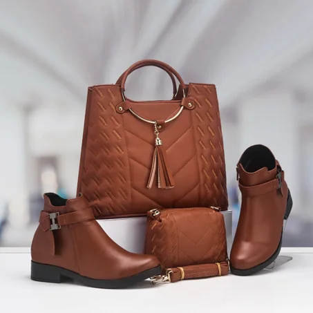 باك نسائي متكامل بثلاثة ألوان أنيقة – بني، أسود وبيج ✨👜👢