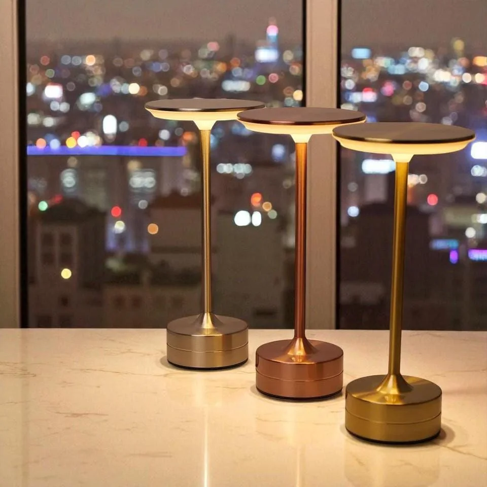 Lampe de Table LED Dorée – Design Moderne & Lumière Ambiance