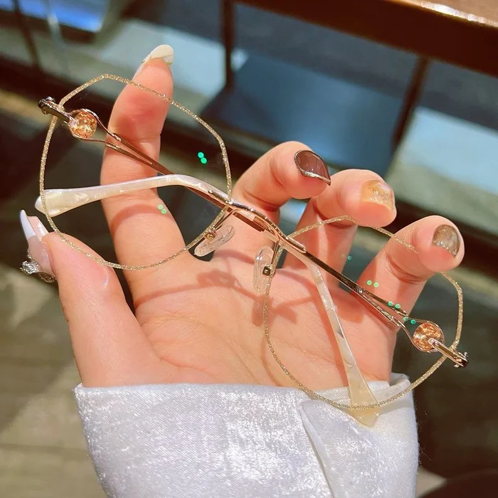 BLUSSEL GLASSES