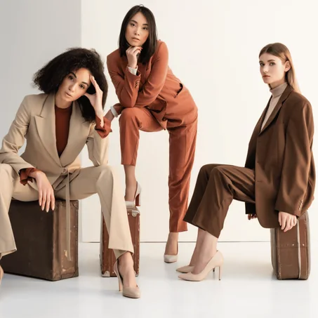 ملابس نسائية عصرية