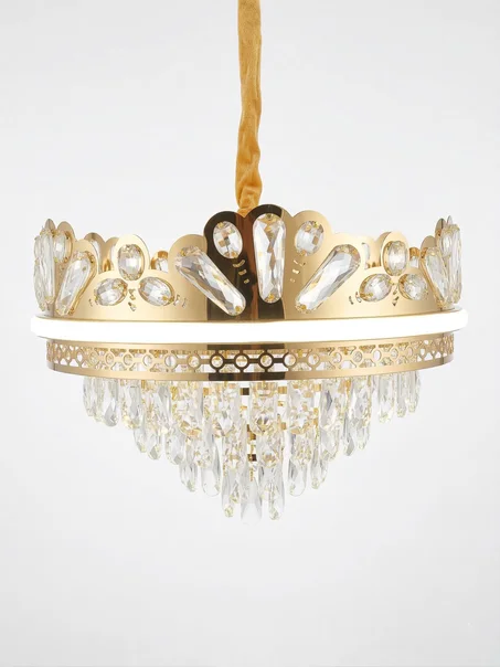 باك التاج الملكي: ثريا 50سم + طقم أودي (3 قطع)