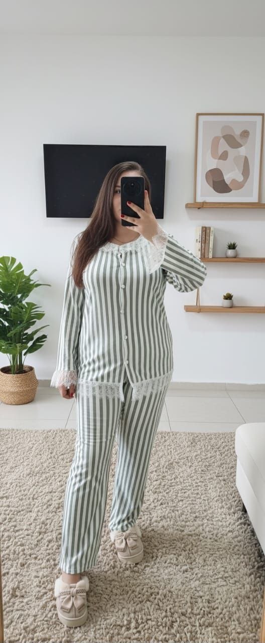 ✨بيجامة الدانتيل الفاخرة بإطلالة مميزة✨