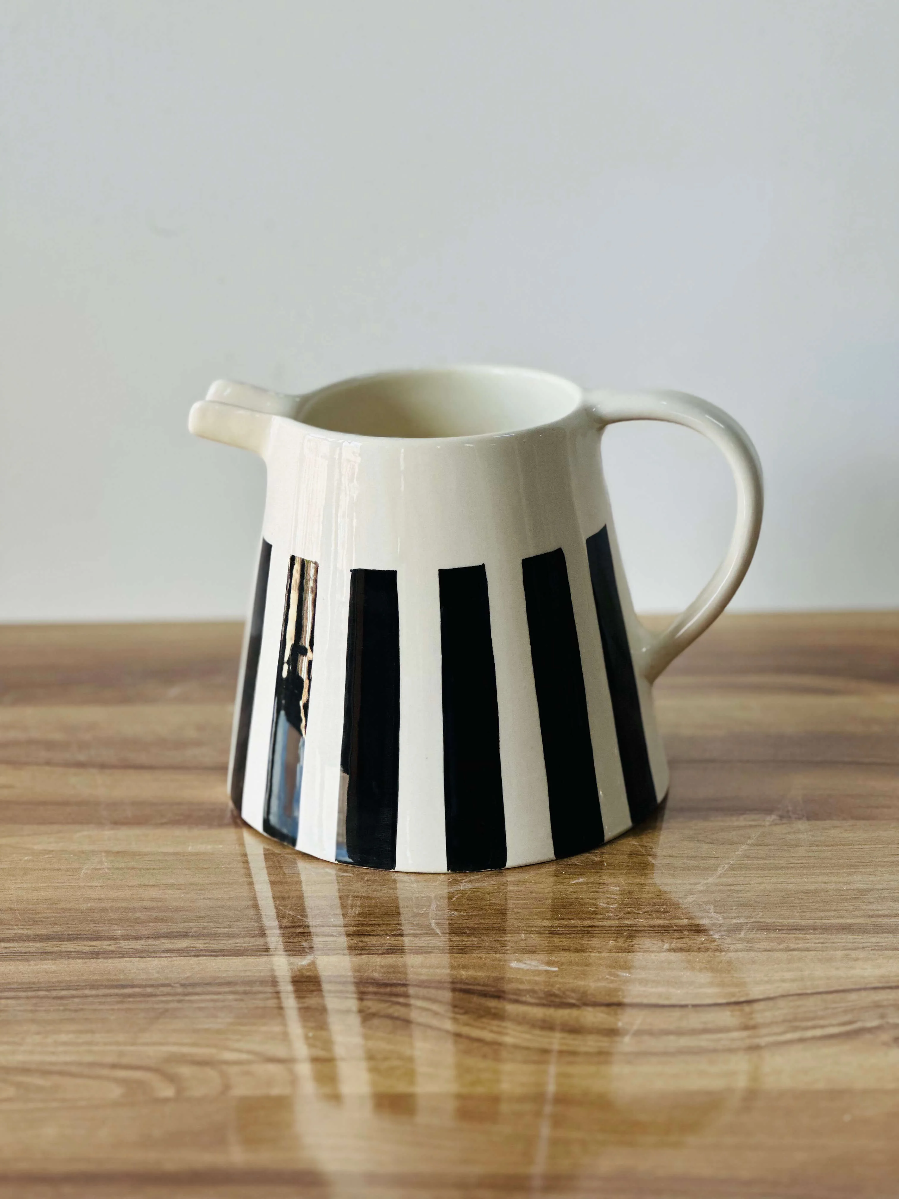 Carafe Pyramide Rayé Noir