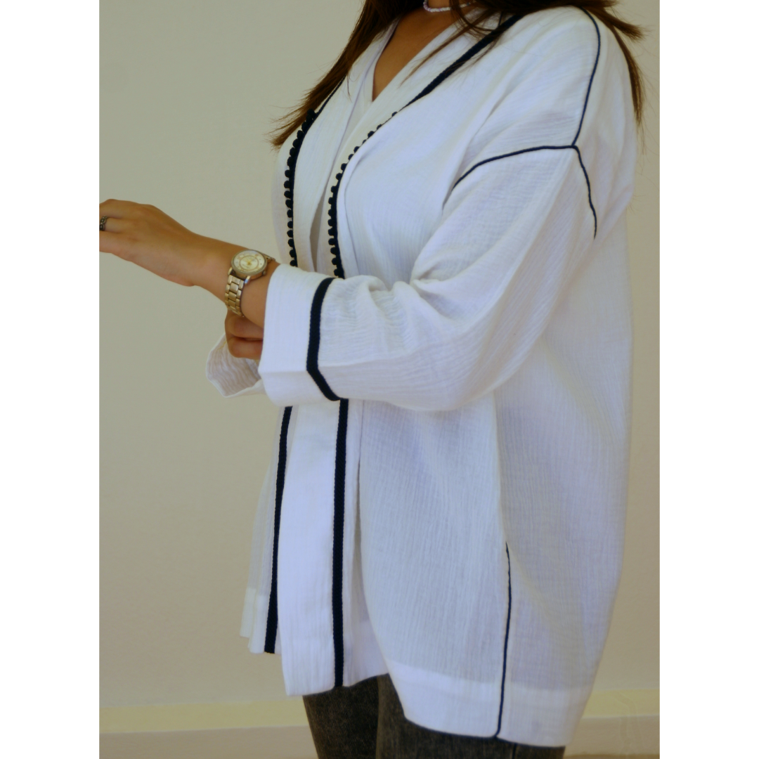 كيمونو ابيض بالعقاد