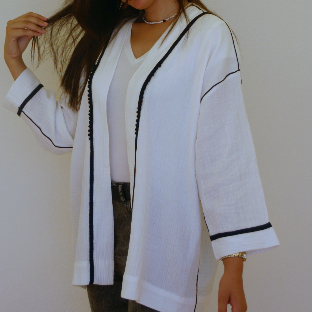 كيمونو ابيض بالعقاد