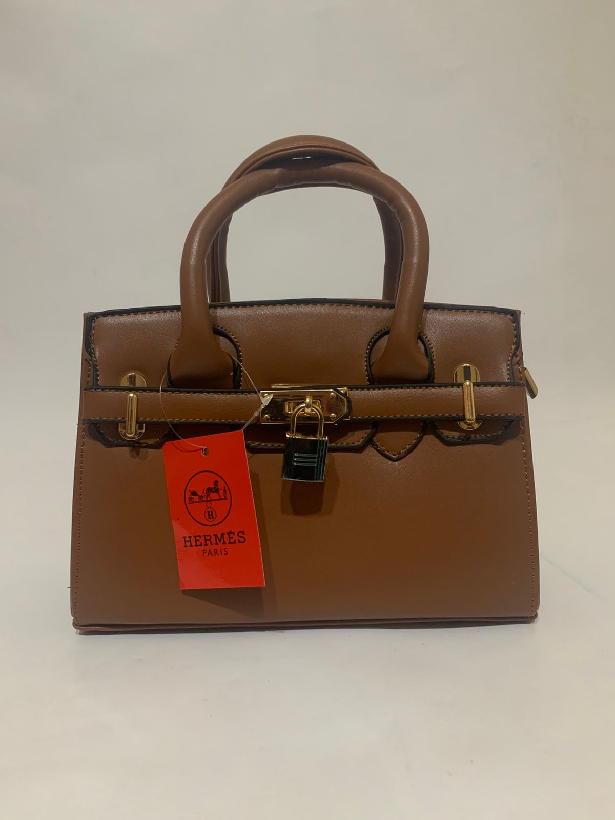 👜 Sac à main élégant de Hermès Paris – Un symbole de luxe et de raffinement