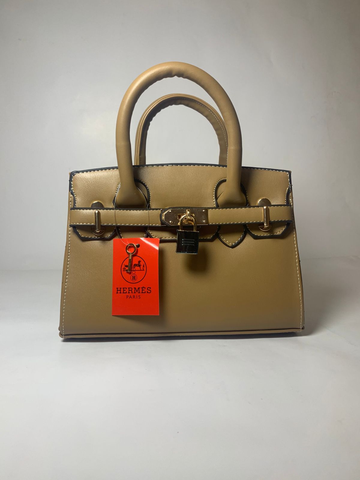 👜 Sac à main élégant de Hermès Paris – Un symbole de luxe et de raffinement