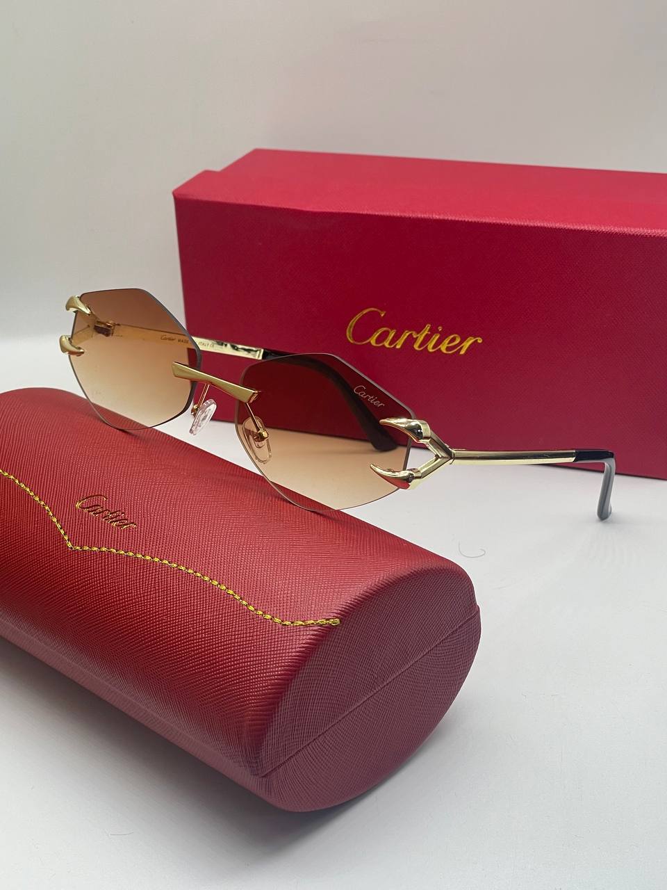 .🇫🇷 Lunettes de soleil Cartier — L’élégance intemporelle et le prestige ✨