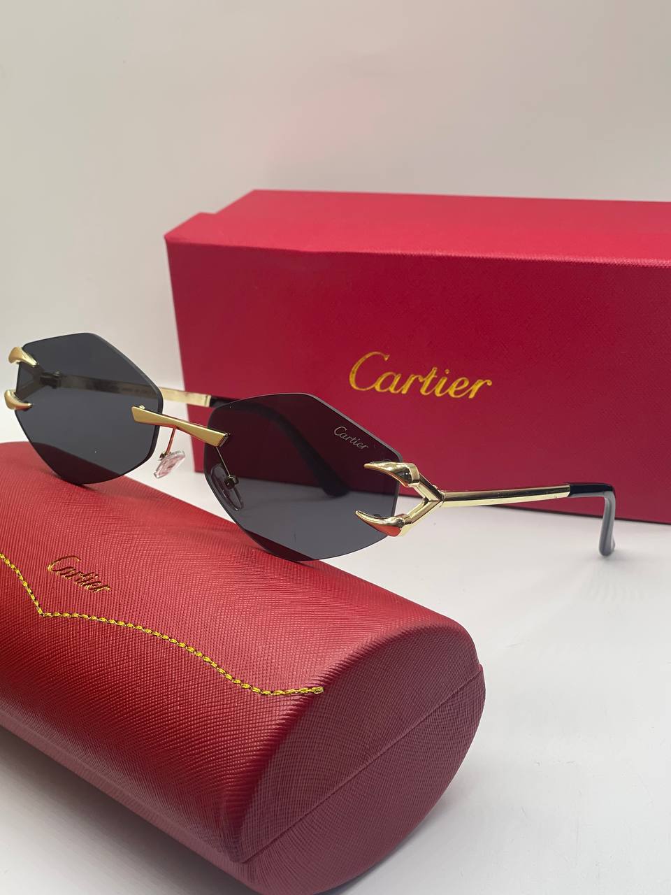 .🇫🇷 Lunettes de soleil Cartier — L’élégance intemporelle et le prestige ✨
