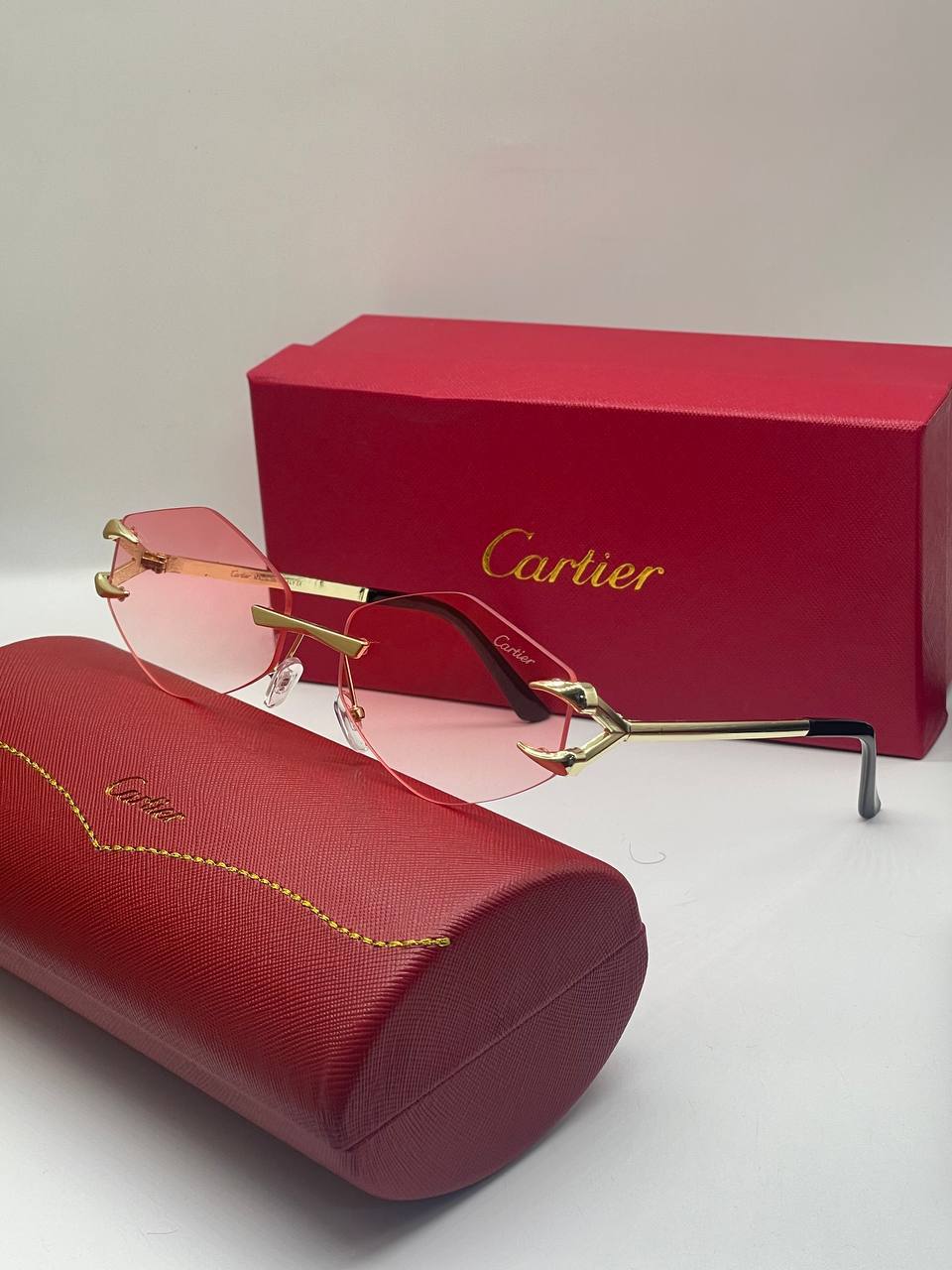 .🇫🇷 Lunettes de soleil Cartier — L’élégance intemporelle et le prestige ✨