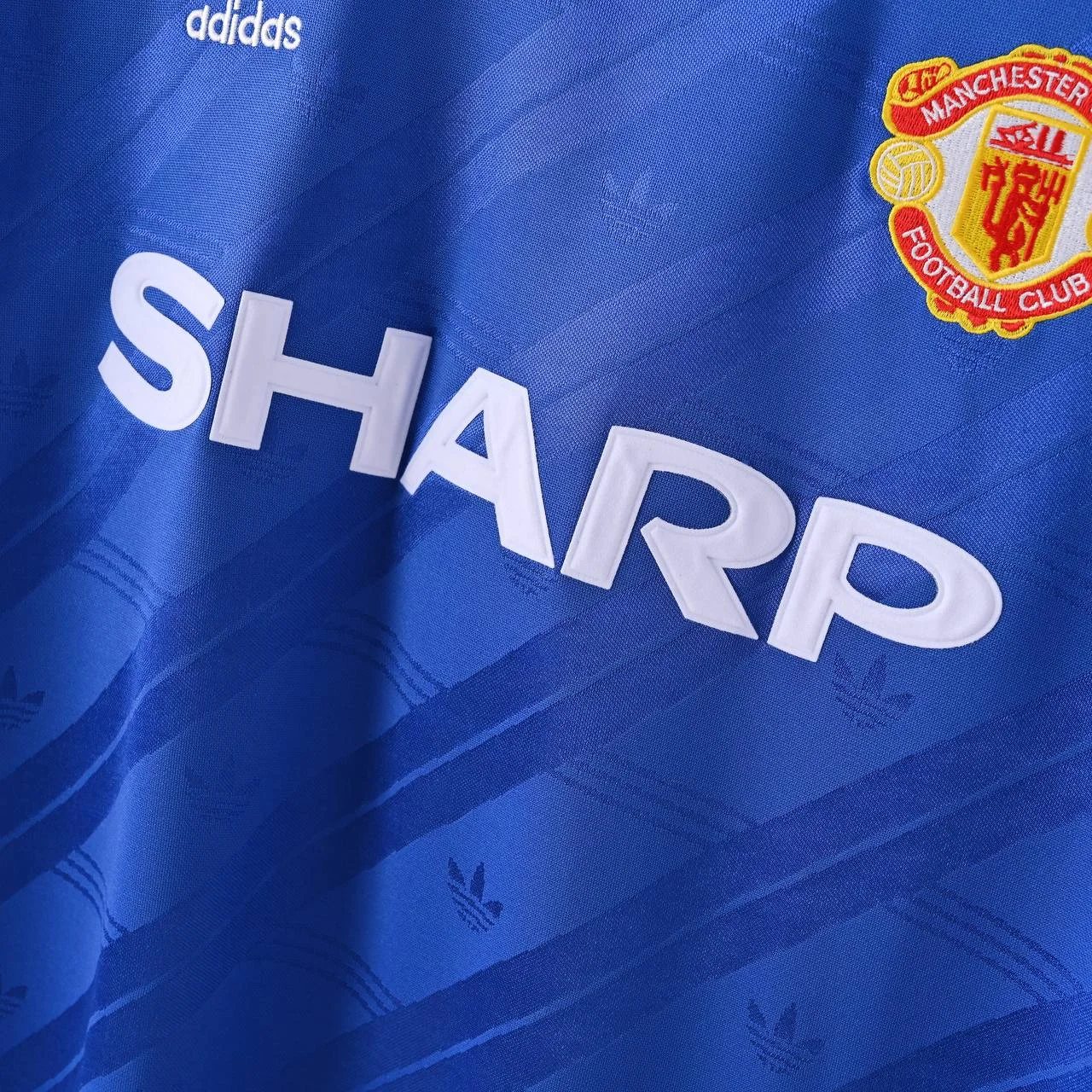 Man united 86 away kit retro version