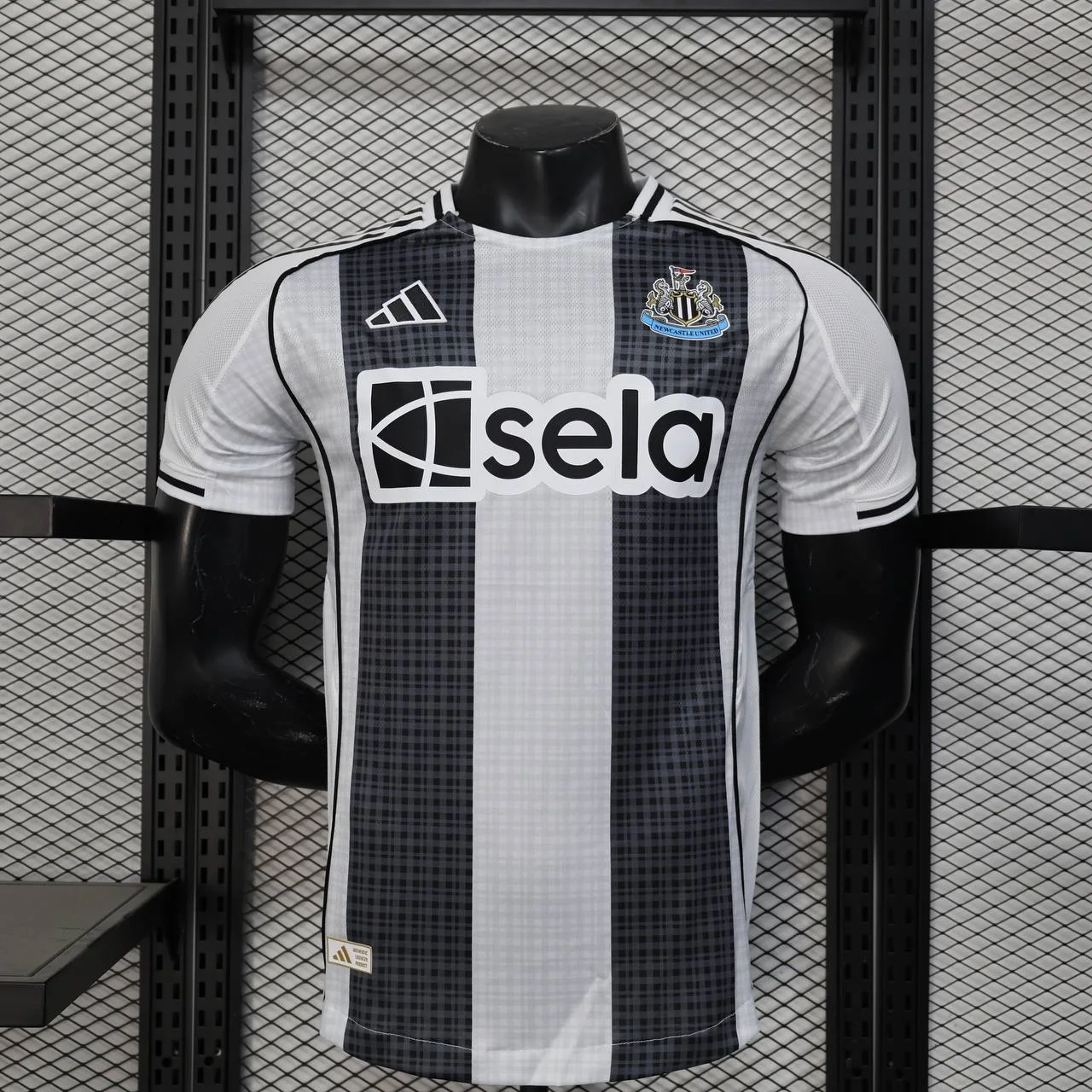Newcastle 2025/26 Home kit player version