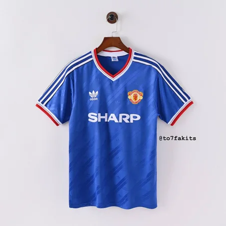 Man united 86 away kit retro version