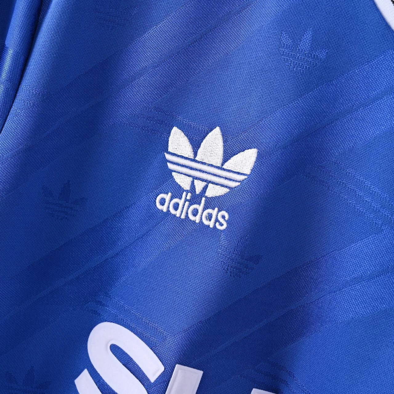 Man united 86 away kit retro version