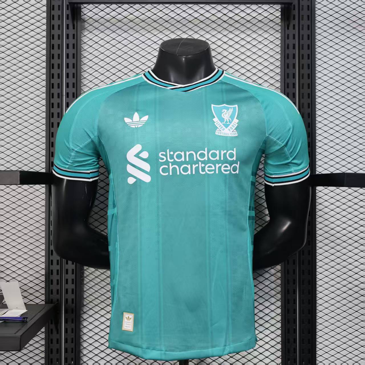 Liverpool away 2025/26 jersey player version