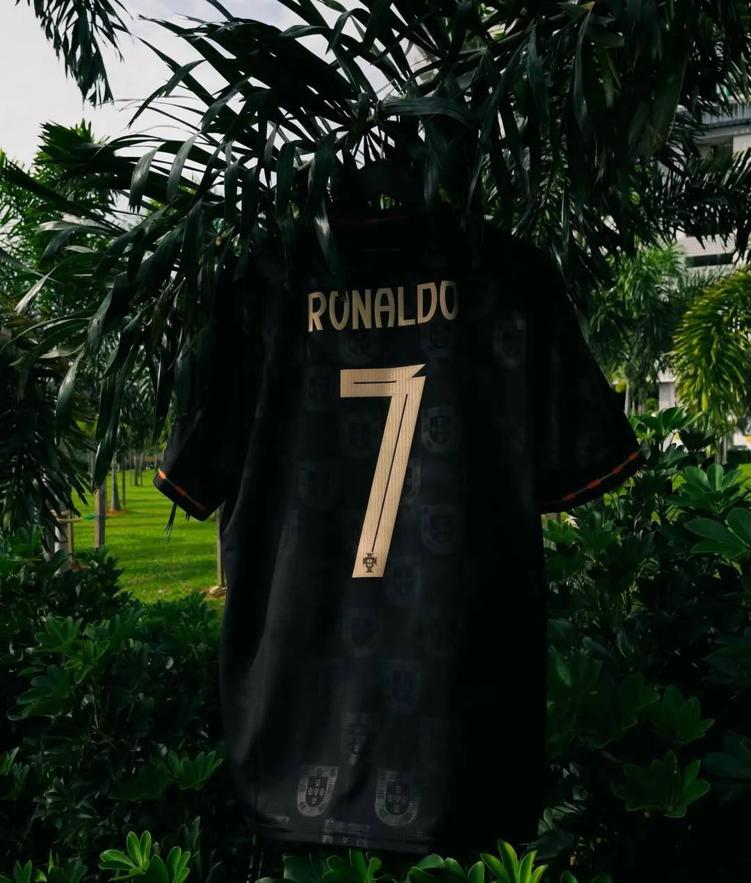 PORTUGAL EUSEBIO EDITION RONALDO JERSEY PLAYER VERSION