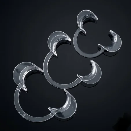 cheek retractor