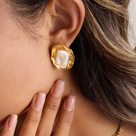 Boucles d’Oreilles Vintage Élégantes en Acier Inoxydable Plaqué Or 18K – Style Romantique & Luxe Léger