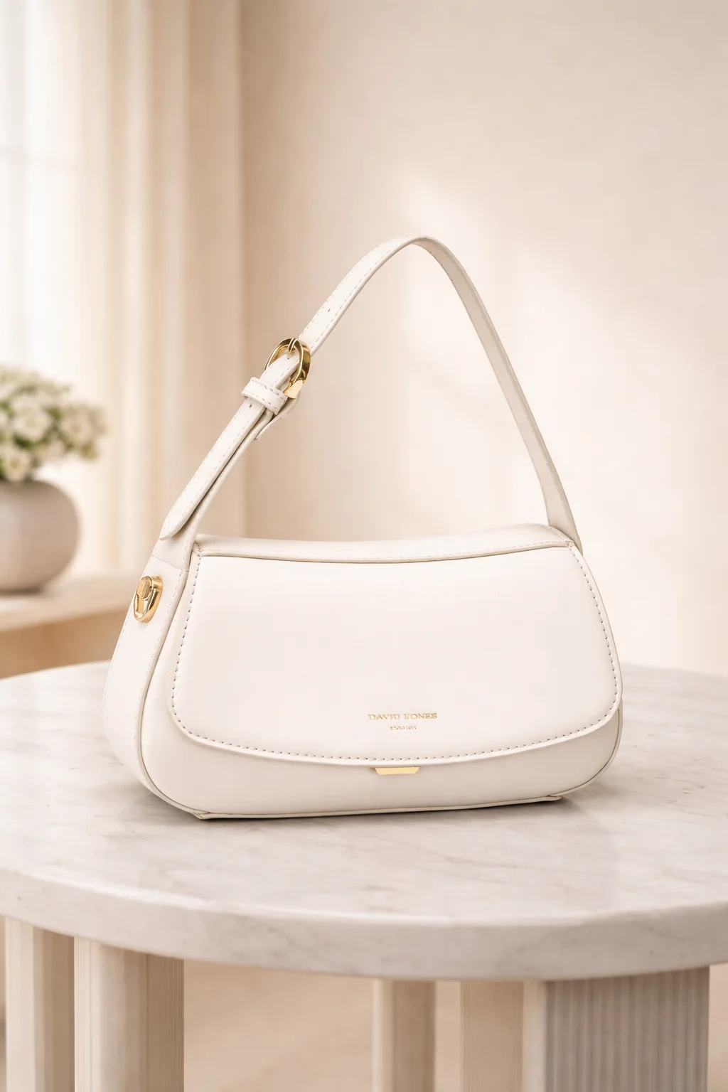 👜 شنطة نسائية صغيرة أنيقة – عملية وخفيفة