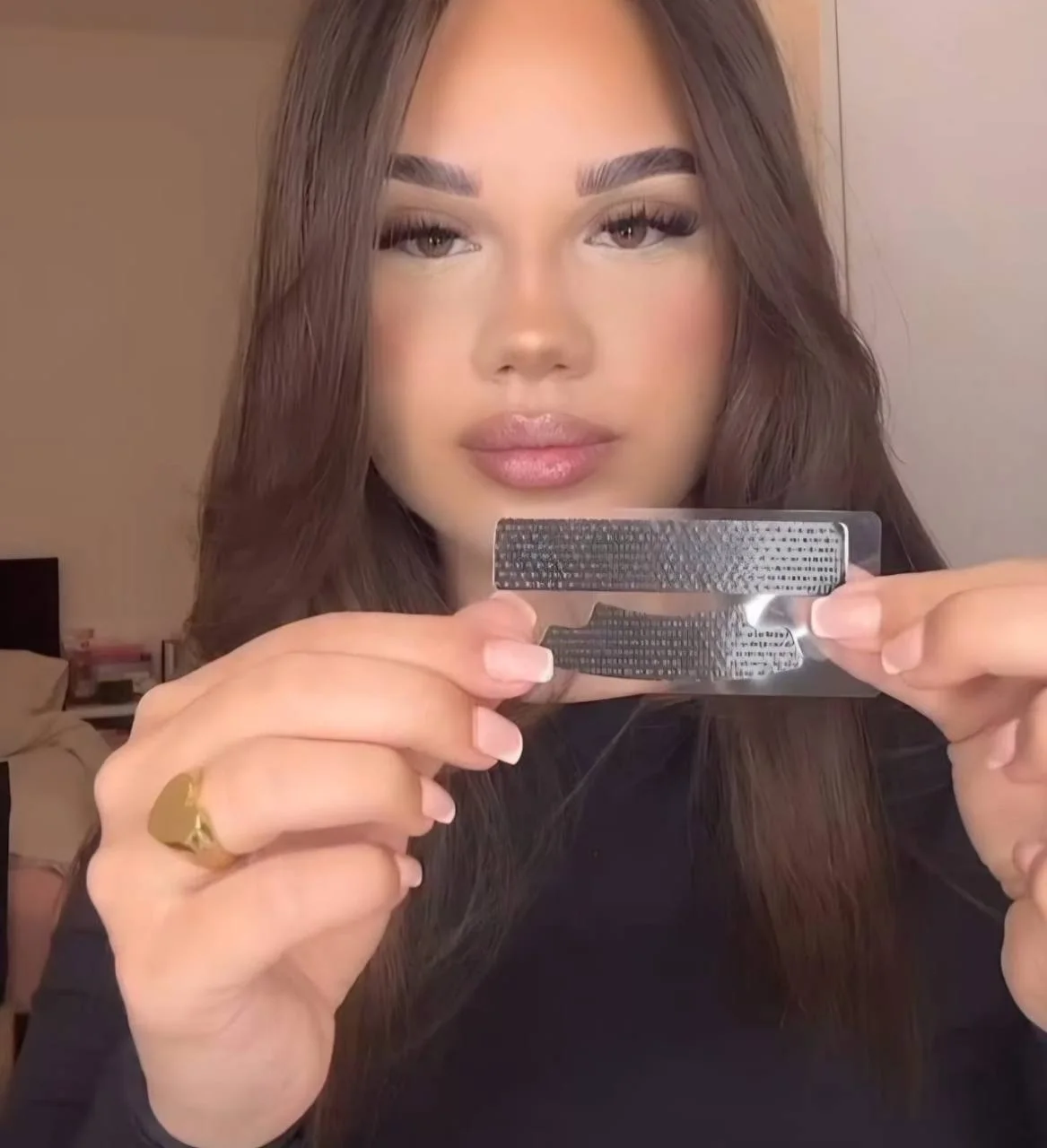 ✨ لاصقات تبييض الأسنان المتطورة بالفحم المنشط 🦷