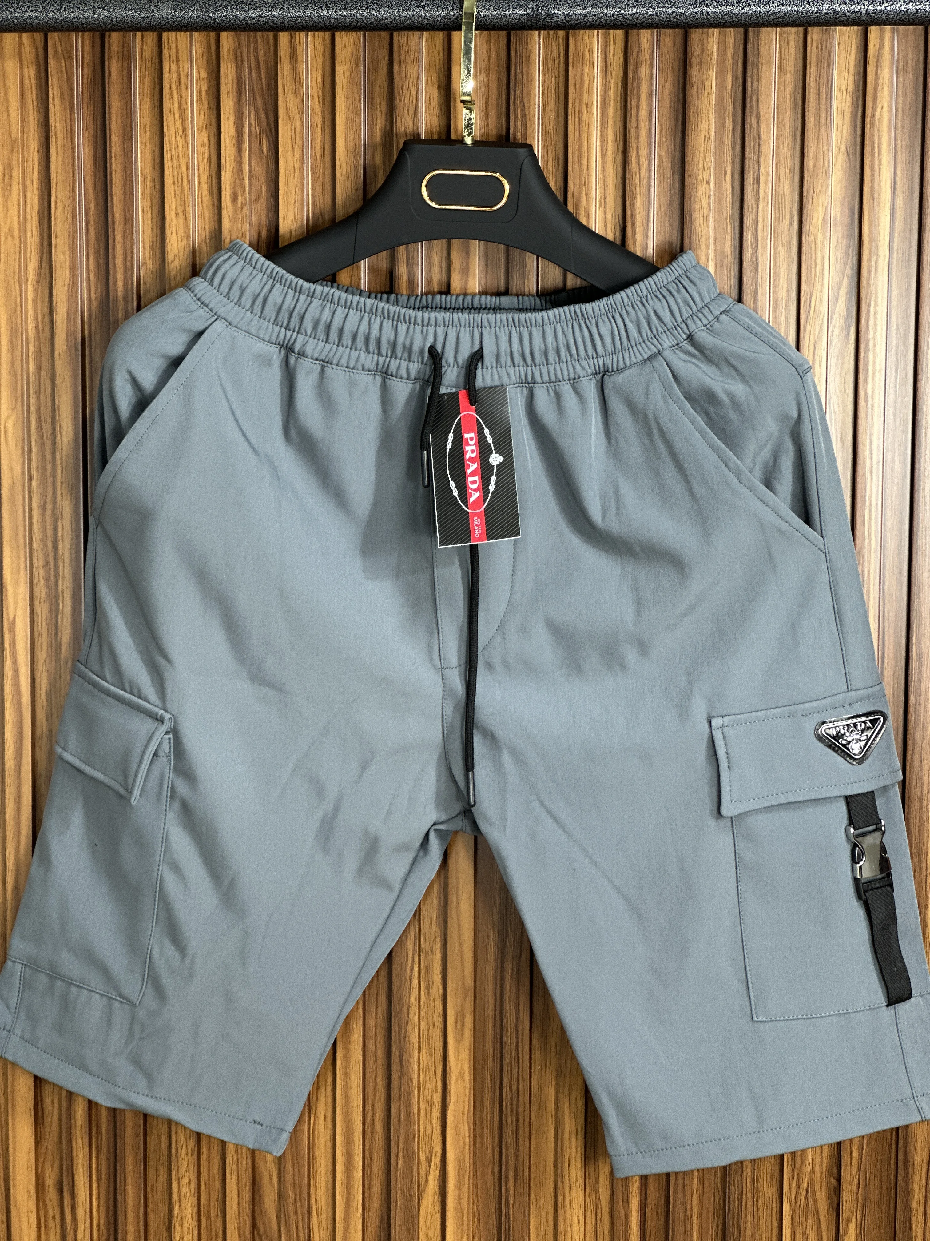 Short 🩳 PRADA.