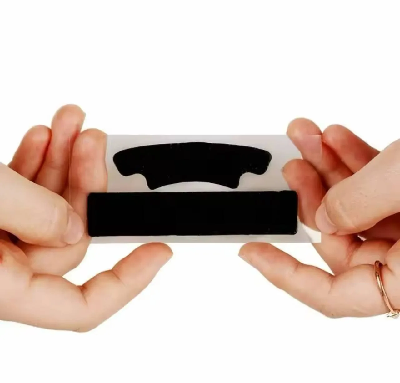 ✨ لاصقات تبييض الأسنان المتطورة بالفحم المنشط 🦷