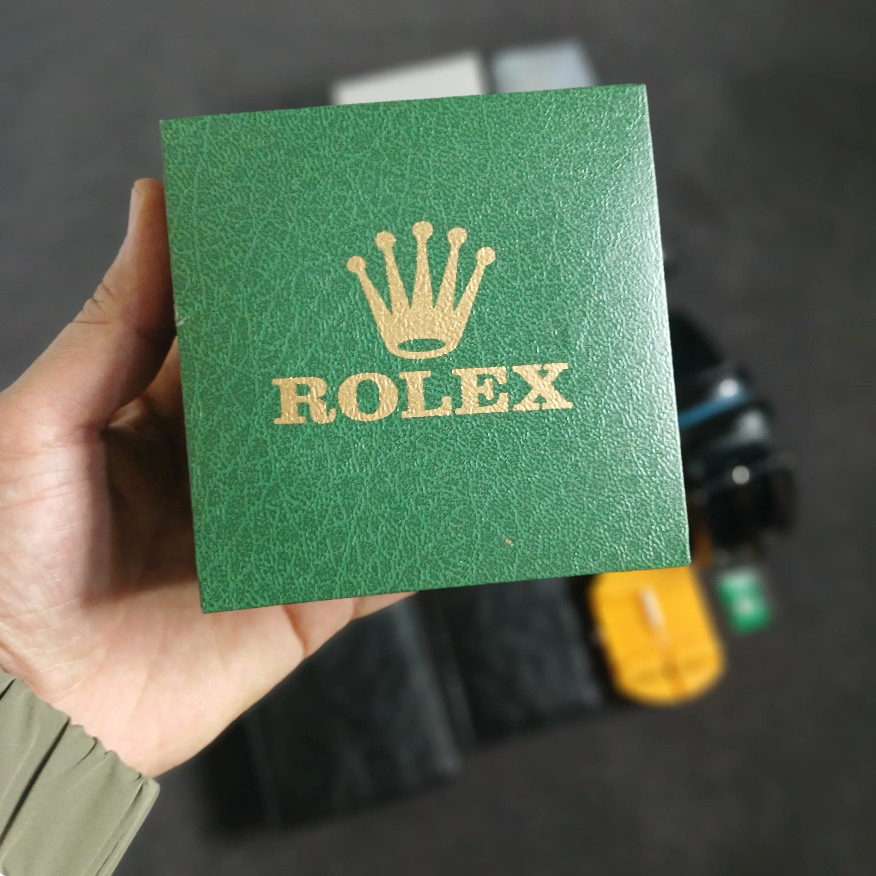 باك روليكس الملكي 9 قطع – الفخامة في صندوق واحد لإطلالة رجالية متكاملة ⌚💼✨