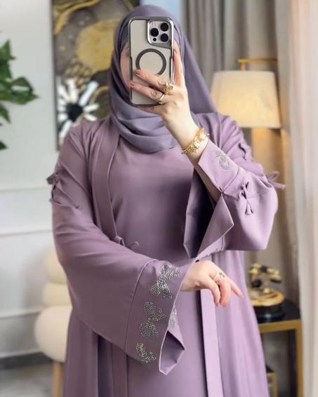 عباية عصرية من قطعتين بتصميم عصري يناسب النساء المحجبات