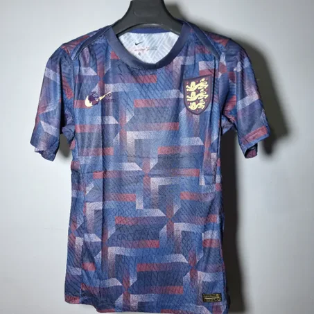 قميص المنتخب الانجليزي