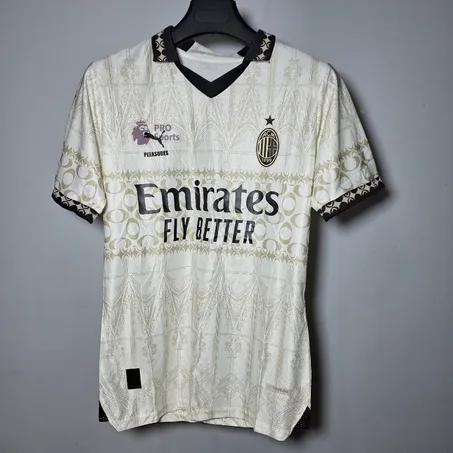 قميص ميلان الذهبي