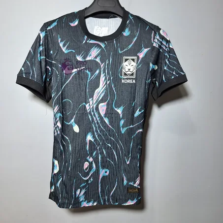 قميص كوريا الاسود