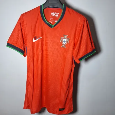 قميص البرتغال الاحمر
