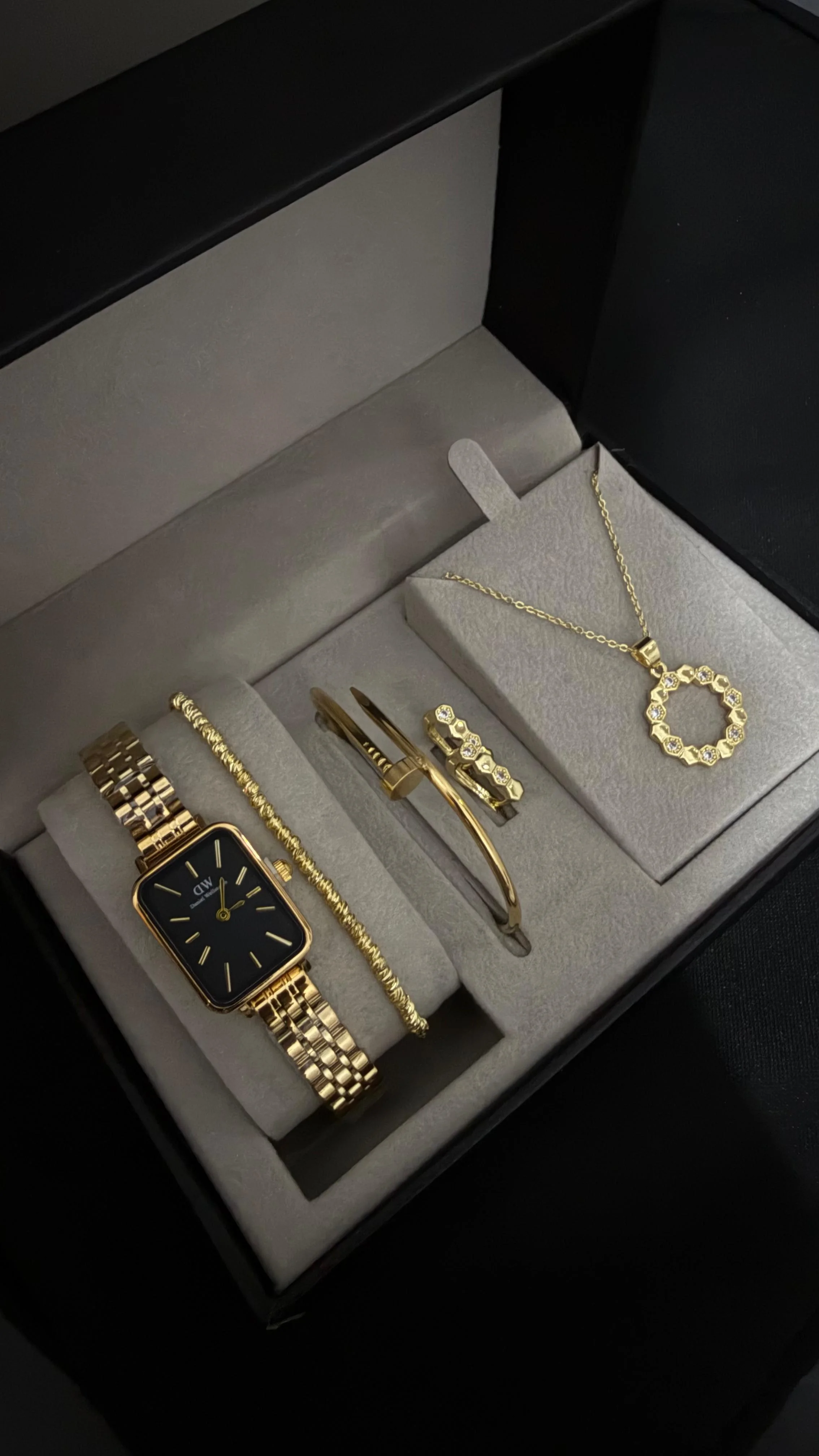 Coffret Luxe Femme – Montre Daniel & Ensemble chehda