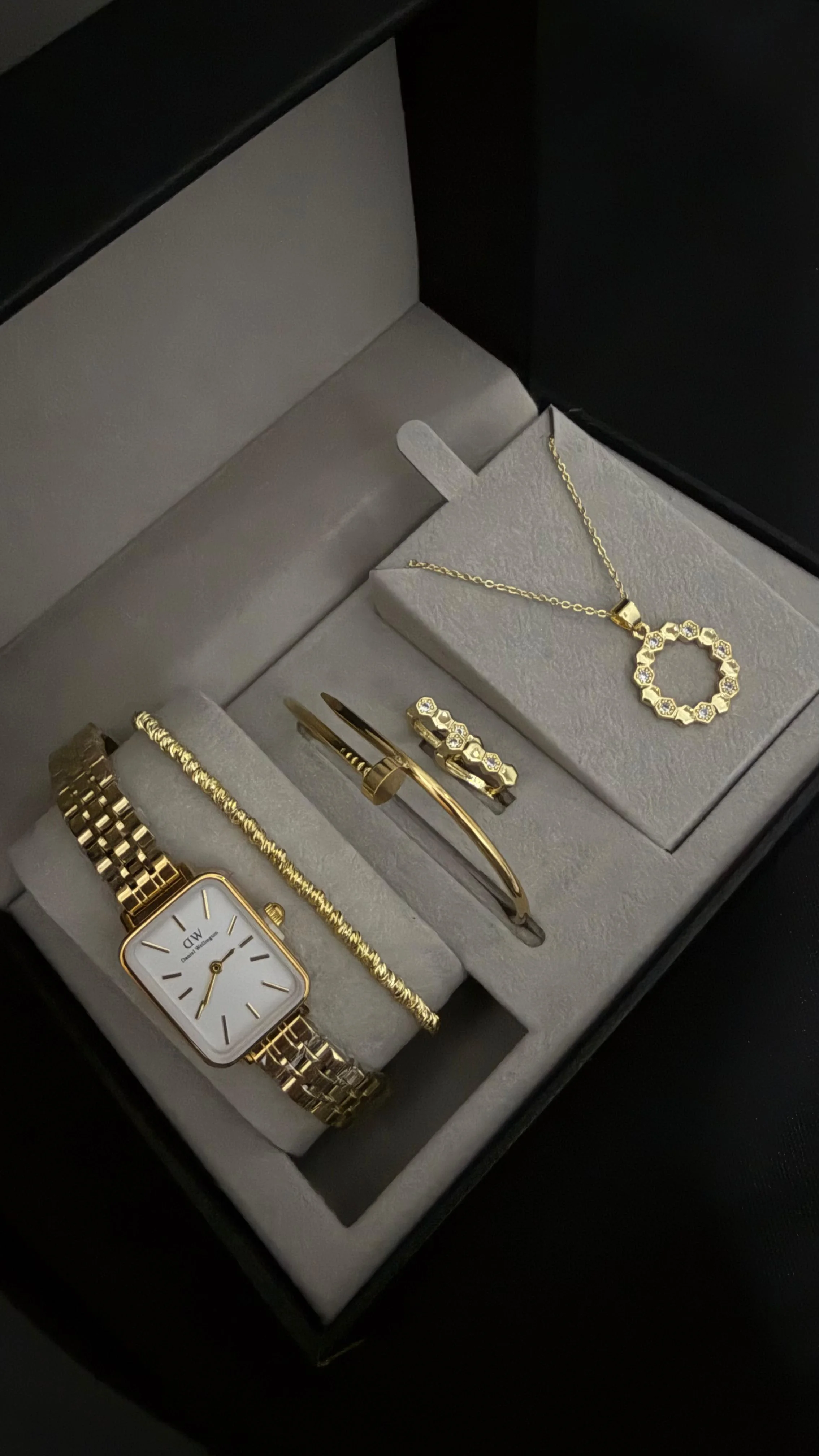 Coffret Luxe Femme – Montre Daniel & Ensemble chehda