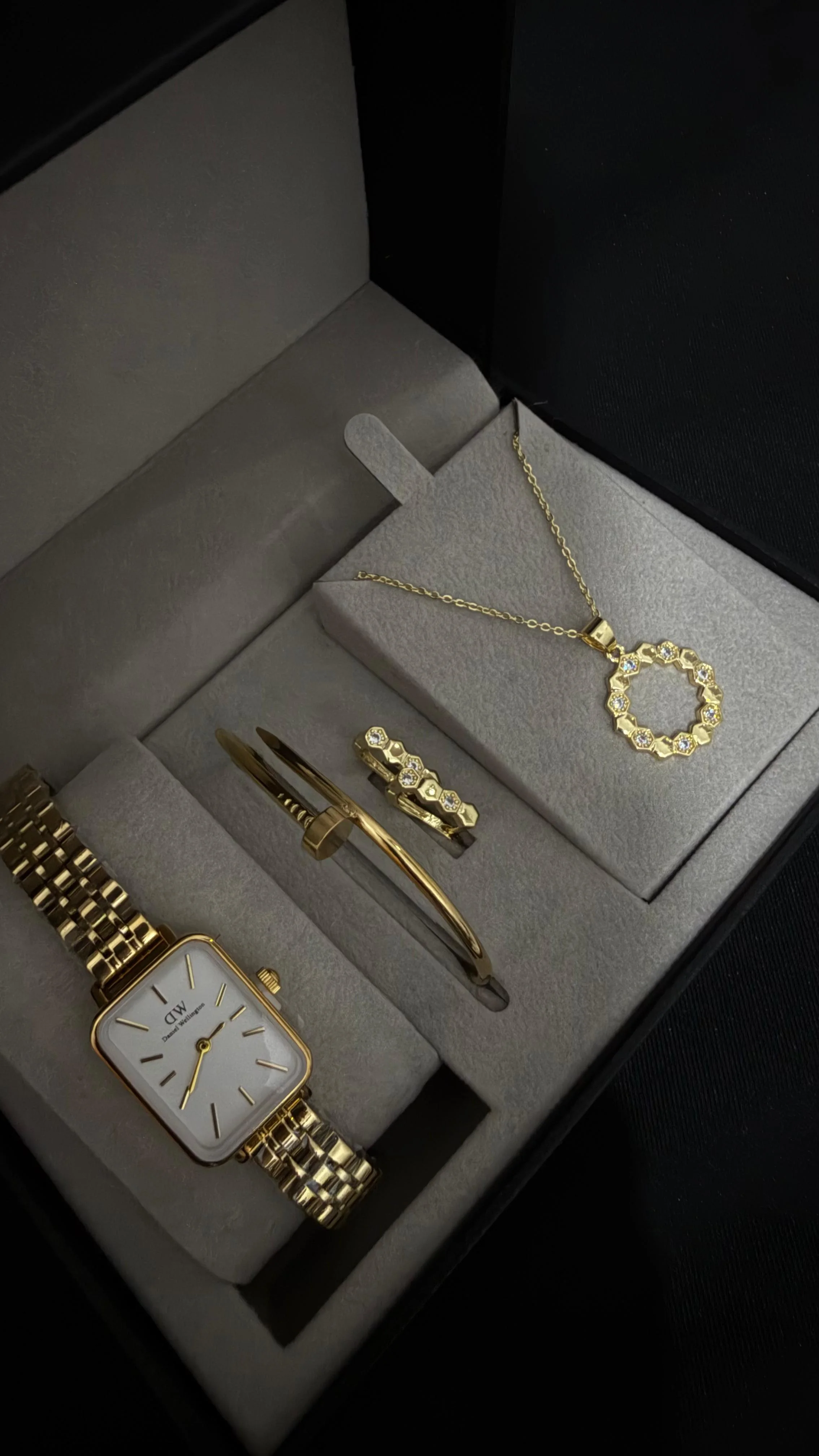 Coffret Luxe Femme – Montre Daniel & Ensemble chehda