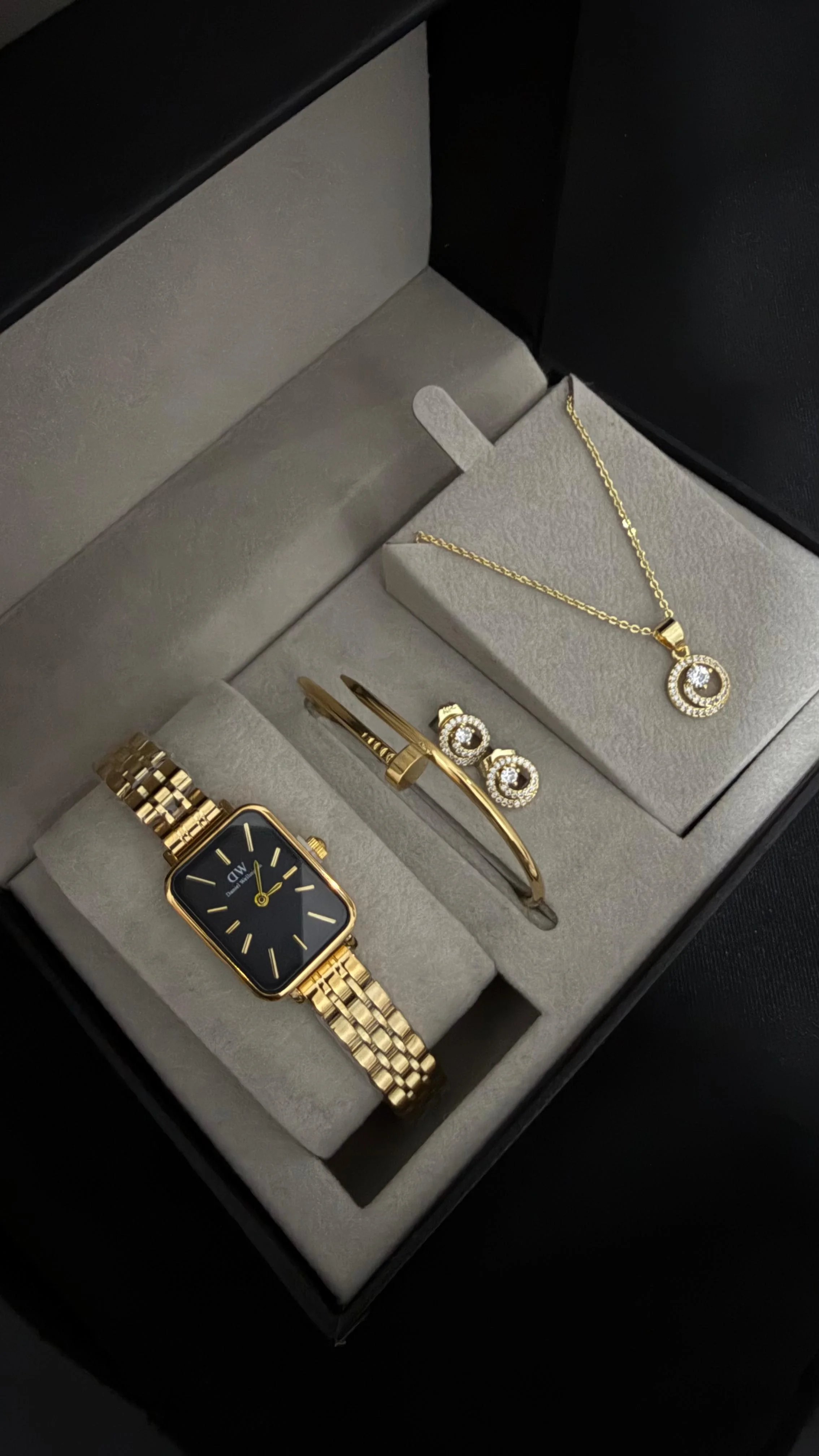 Coffret Élégance Émeraude – Montre Daniel & Ensemble Chic Moderne