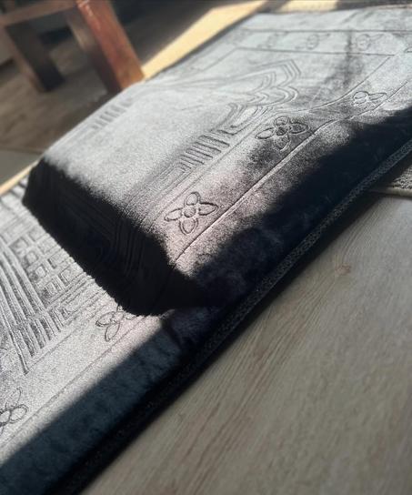 🕌 سجادة طبية للصلاة – راحة وطمأنينة في كل ركعة