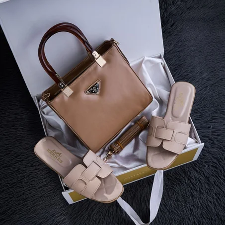 طقم حقيبة Prada وسليبر Hermes الراقي ✨