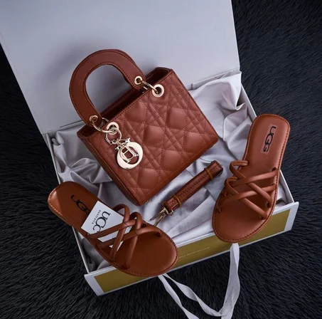 طقم ديور "برستيج": حقيبة Lady Dior الأيقونية مع صندل الشبكة العصري