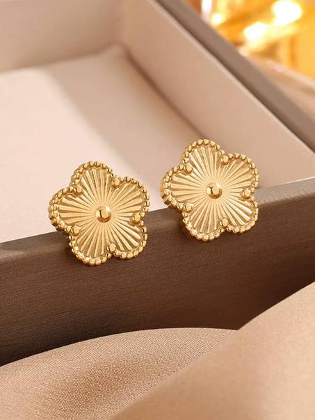 Van Cleef Gold Earrings