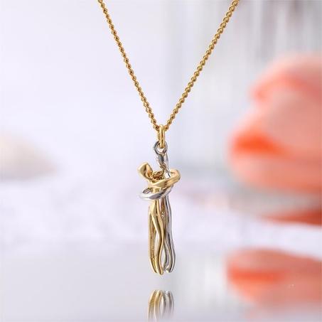 Hug Lovers Necklace