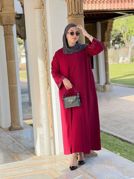 عباية أنيقة وعصرية