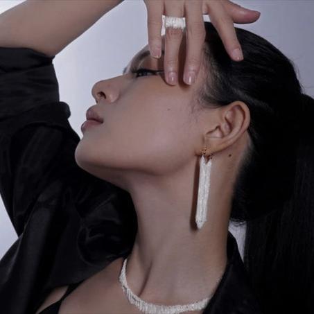 💝 Boucles d'oreilles pompons en forme de cascade