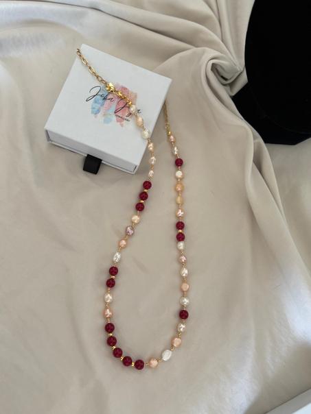 🌸✨ Sautoir "Rosée Écarlate" en Perles Colorées & Corail