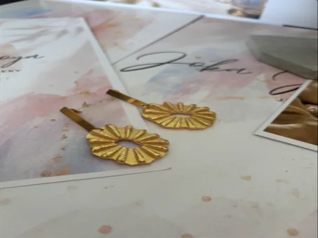 🍑 Boucles "Lumière Pêche" ✨ – Dorure & Élégance Graphique