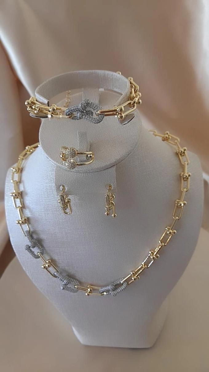 stores/96deb66b80b12c0691e342e16afda9fa/products/oLAIFO5PMCbdfggYYdl4tnfbkxxeg8PCcSG8lx4Q.jpg
